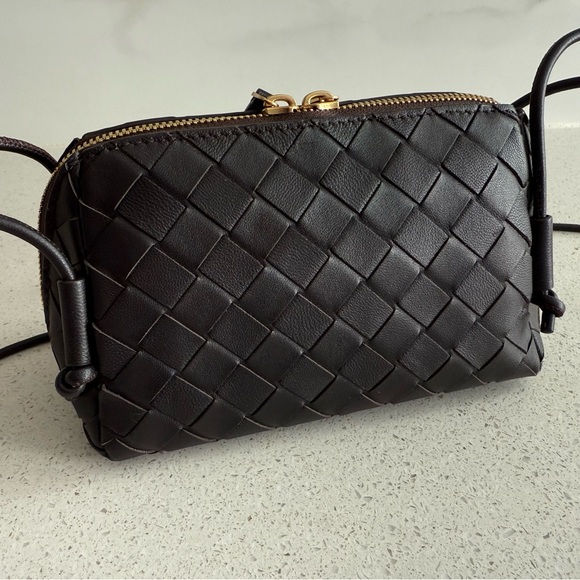 Bottega Veneta Intrecciato Nappa Leather Loop Pouch Bag in Fondant Brown - Picture 5 of 13